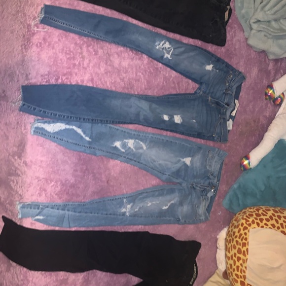 clothes - Picture 4 of 7